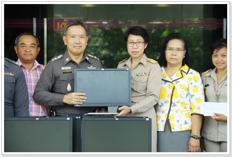 ﻿กรมบังคับคดีมอบคอมพิวเตอร์ให้กับวัดไทรม้าใต้และสถานีตำรวจบางขุนนนท์